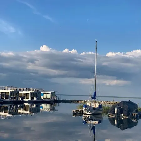 Botel Hausboot Fru Puettelkow